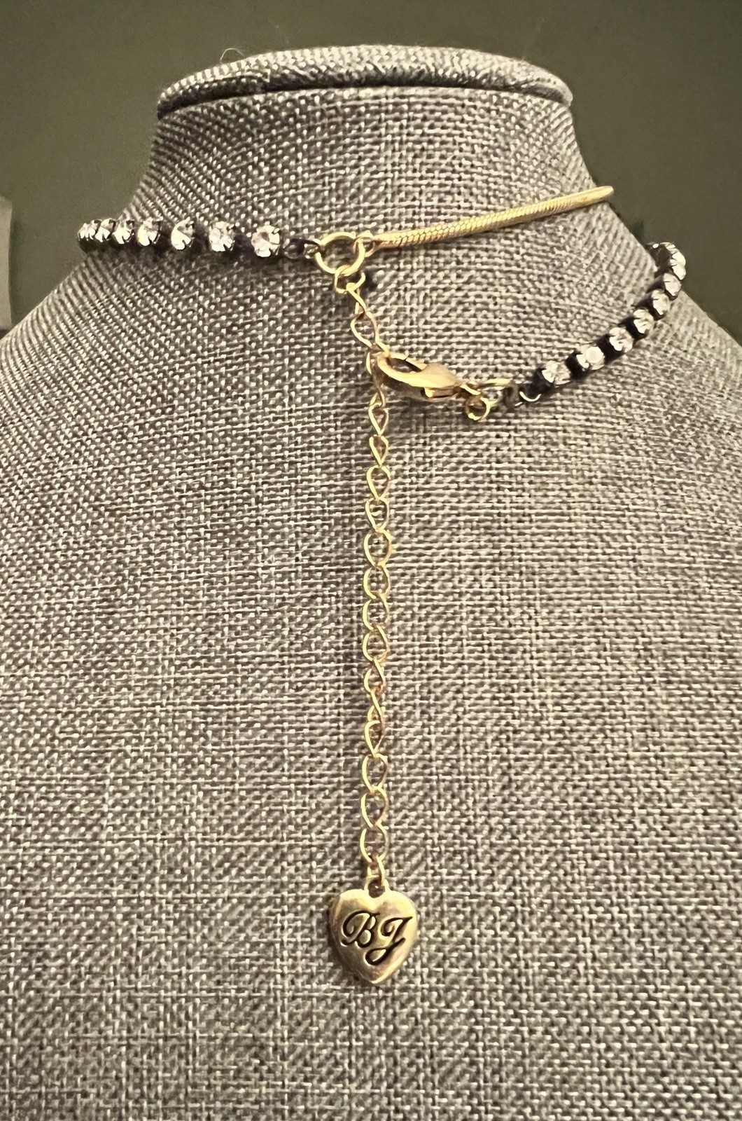 RARE BETSEY JOHNSON FLY WITH ME GOLD ANGEL WINGS CRYSTAL HEART NECKLACE W/BOW