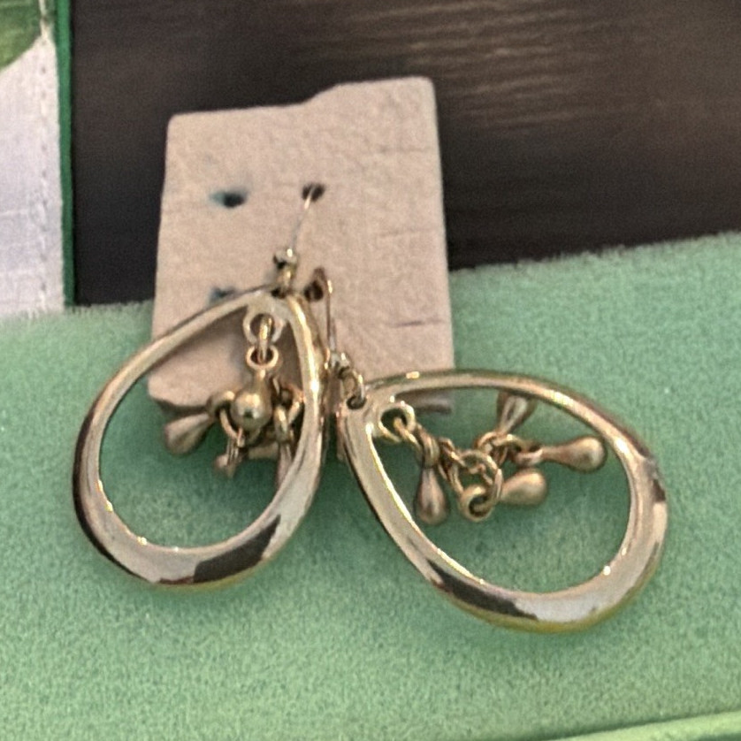 Silver Tone Teardrop Floral Dangle/Drop Hook Earrings Metal No Stone