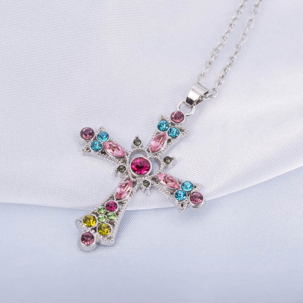 Sparkling Crystal Cross Pendant Necklace – Zinc Alloy, 18″ Chain, 2 Colors