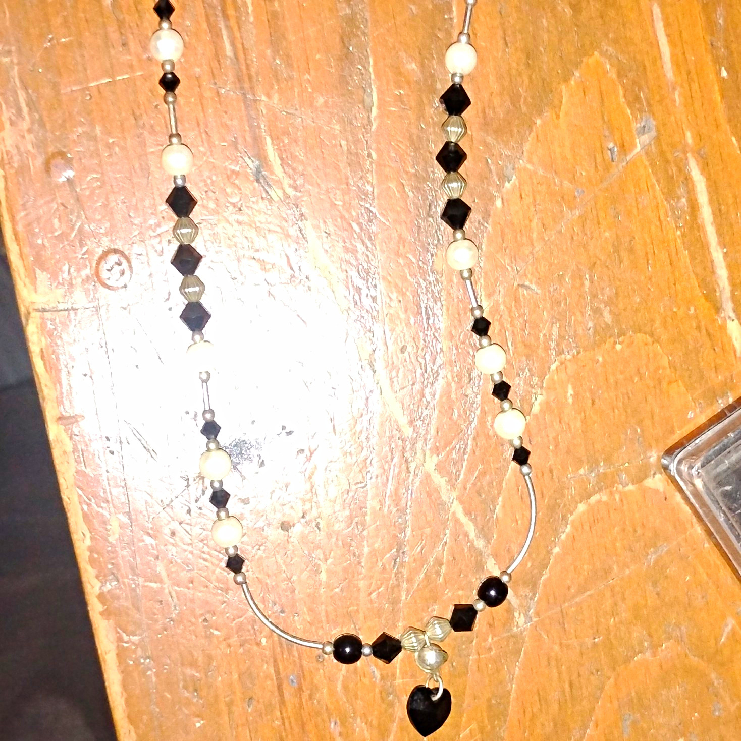 Black & White Glass Beaded Necklace Heart Charm Pendant Magnetic Clasp Closure
