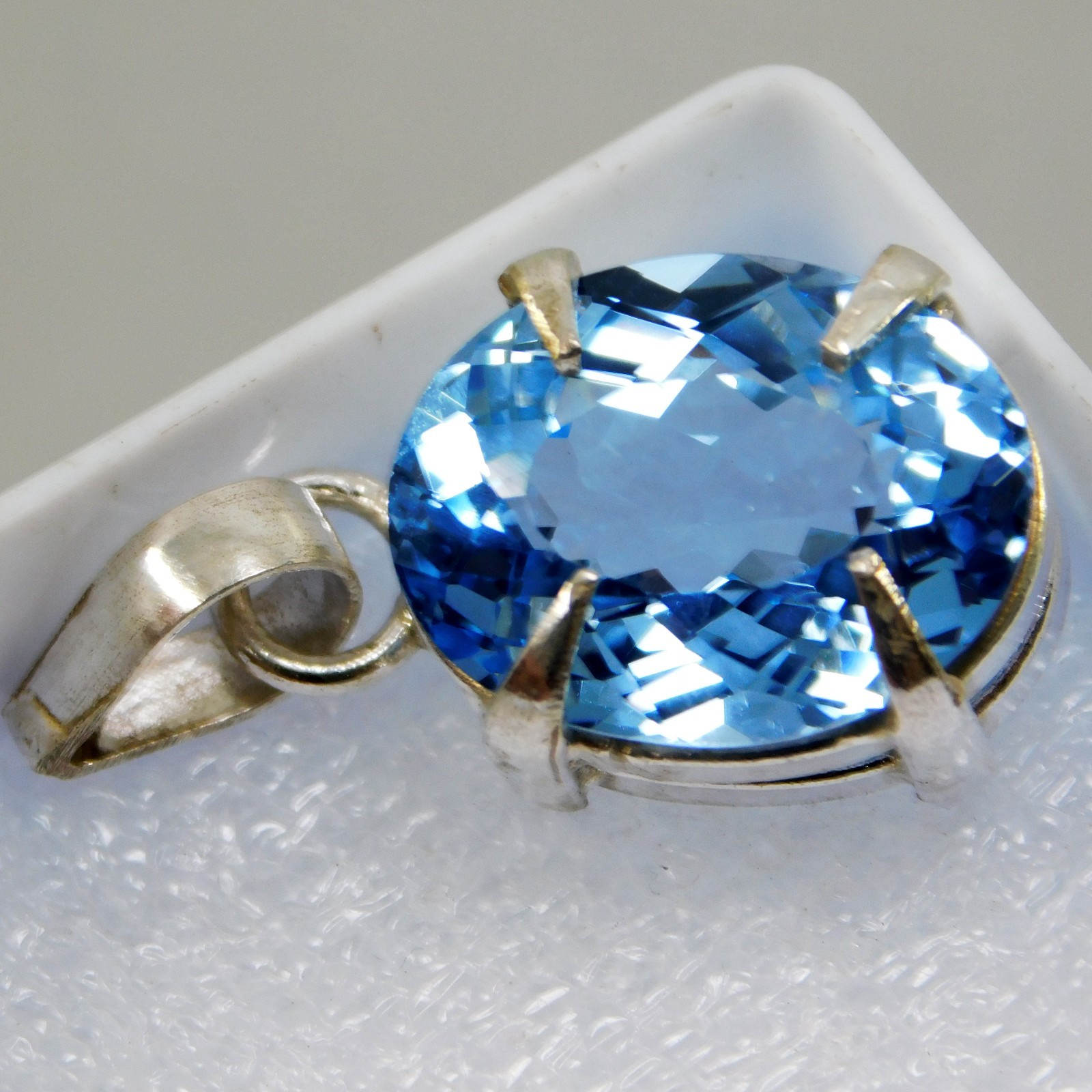 Natural 32.50 CT Certified Blue Sapphire Loose Gemstone Pendant 925 Solid Silver