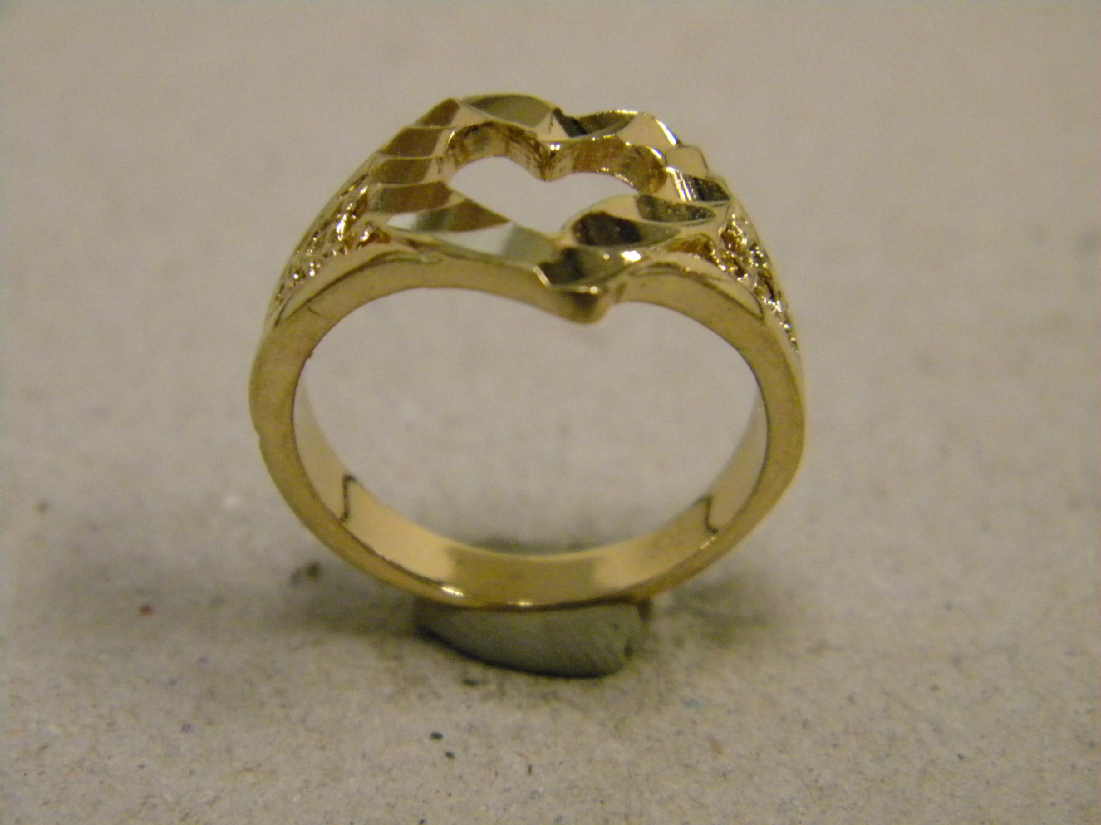 Lady’s Girl’s Women’s Yellow Gold Plated Filigree Open Heart Ring Size 7 7.5 8 9