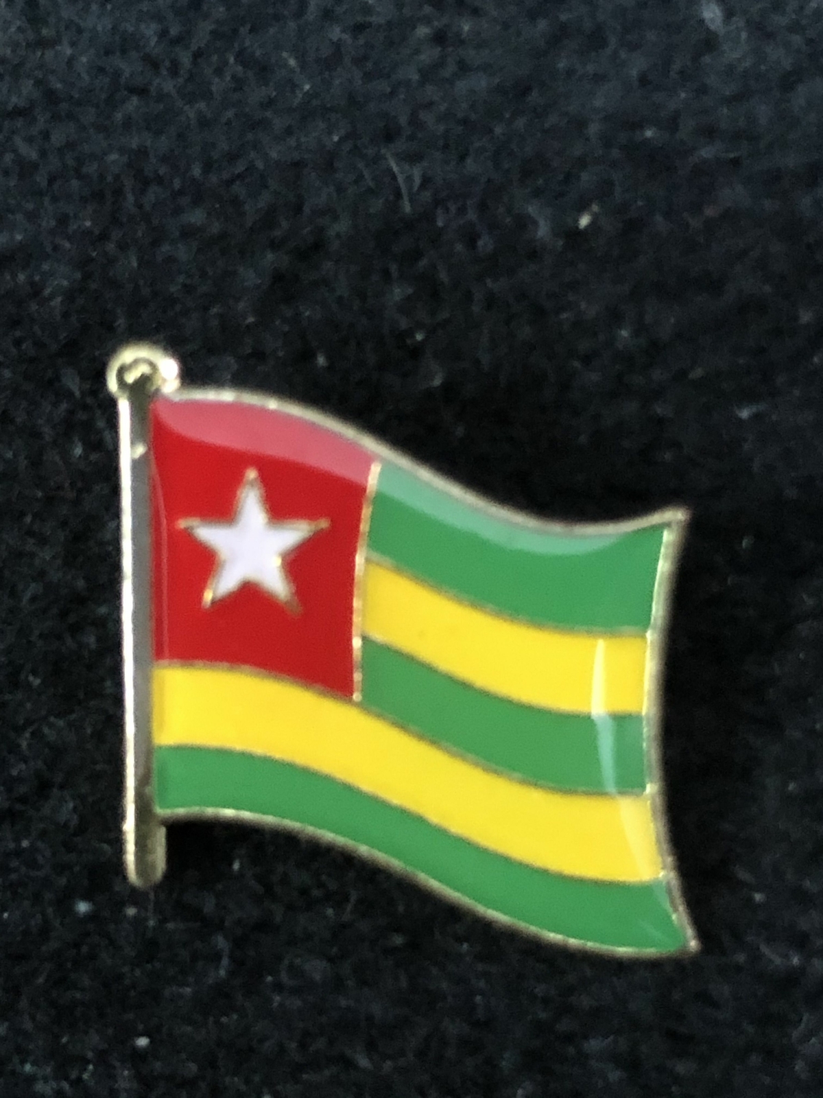 PIN FLAG OF TOGO