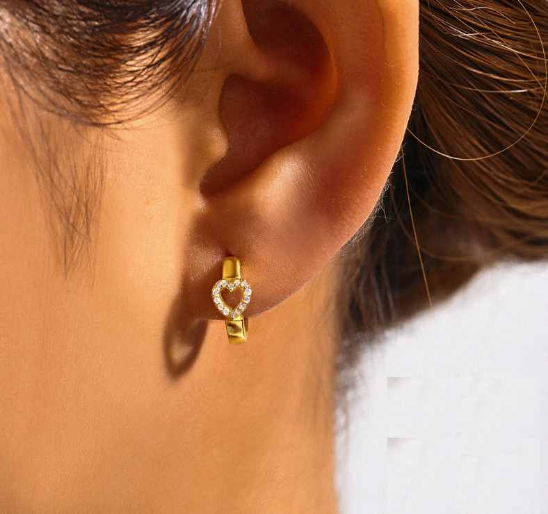 18K Gold Women Girl Small Heart CZ Hoop Huggie Earrings Gift F2