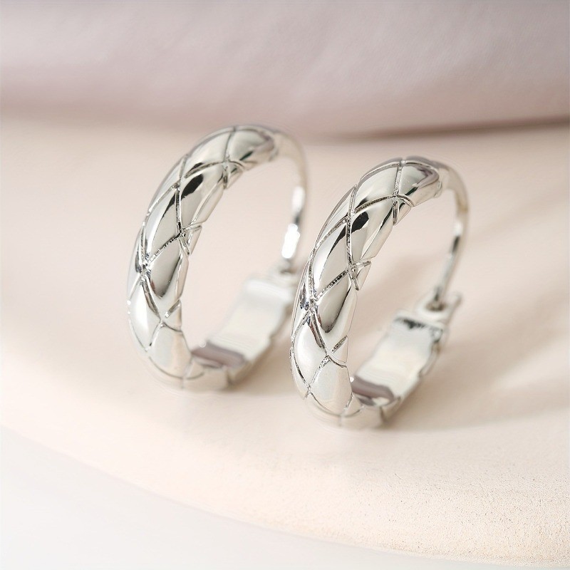 Women’s Smooth Rhombus Grid Ear BuckleFashionable Earrings Copper Jewelry Gift