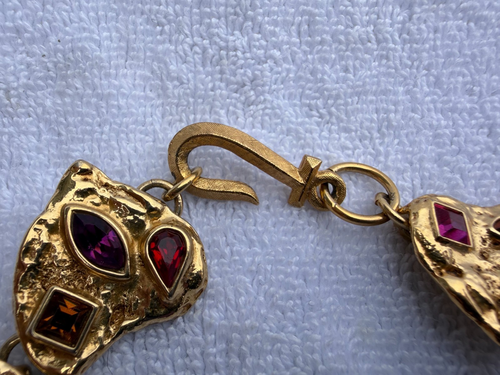 Yves Saint Laurent Necklace Heart Shaped Adorned Crystals 14″ Vintage