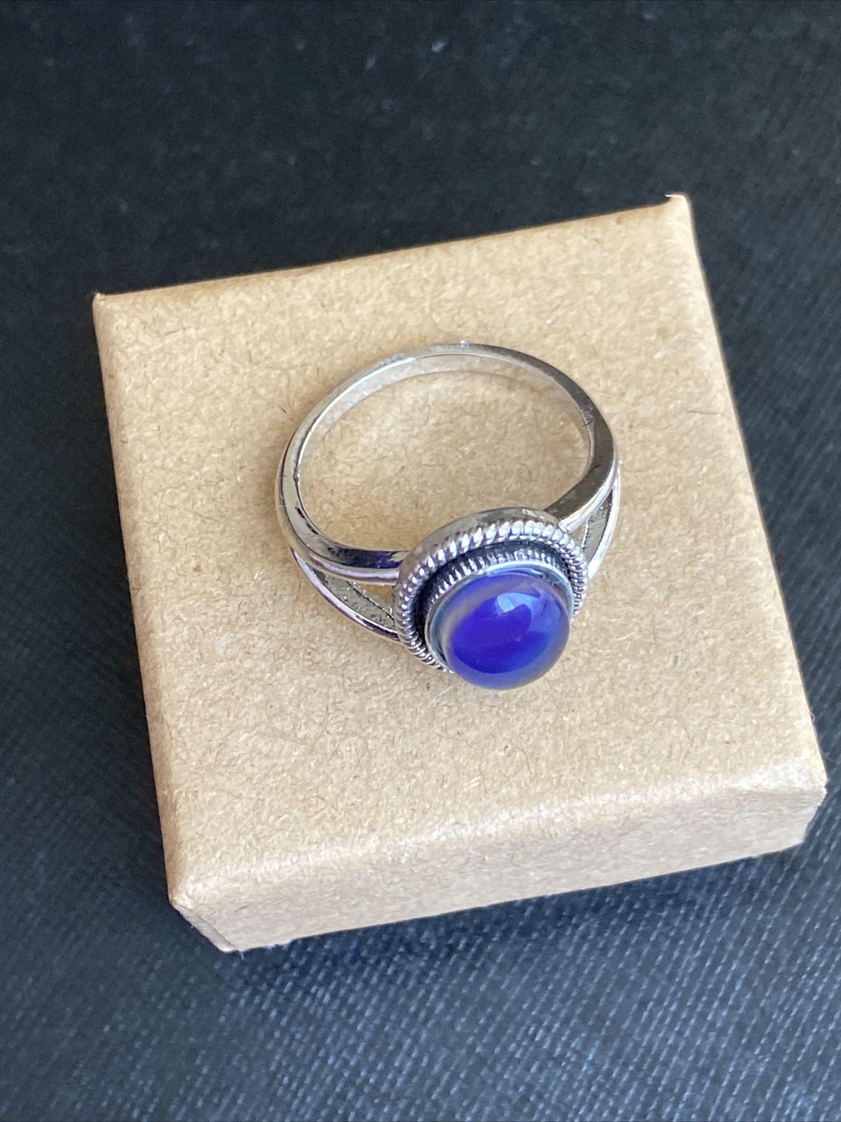Vintage Style Oval Design Size 6.5 Zinc Alloy Mood Ring +Gift Box + Color Chart