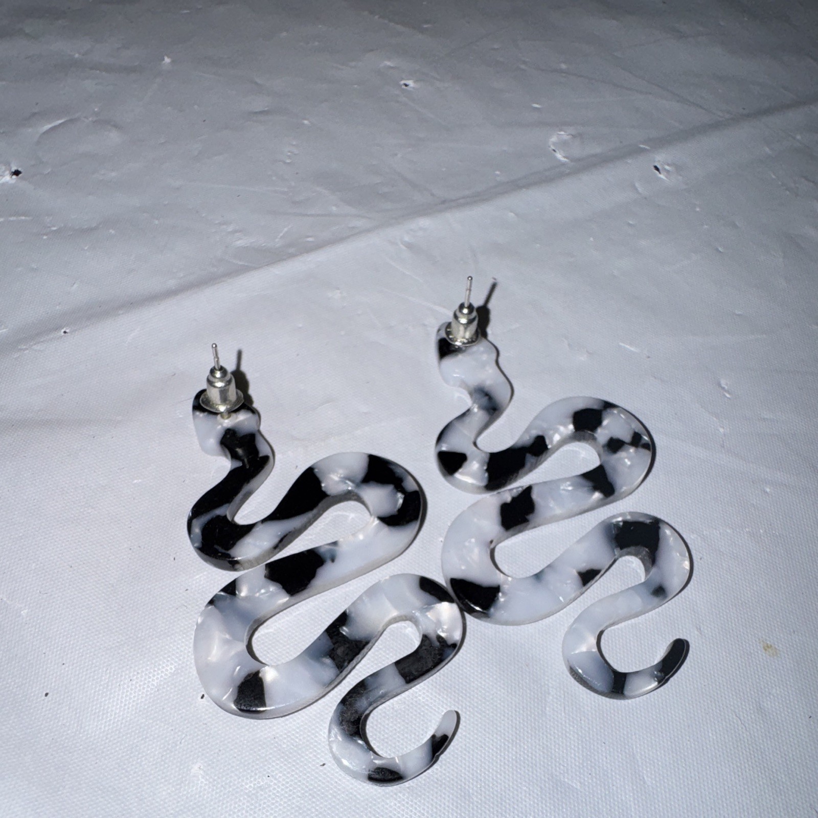 Black & White Snake Dangle/Drop Earrings Plastic Post Back Butterfly Closure