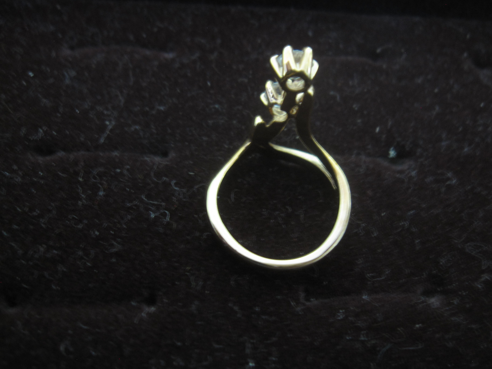 Contempo Fashions Women 18K GE fashion ring sz 7 jewelry Wedding style Valentine
