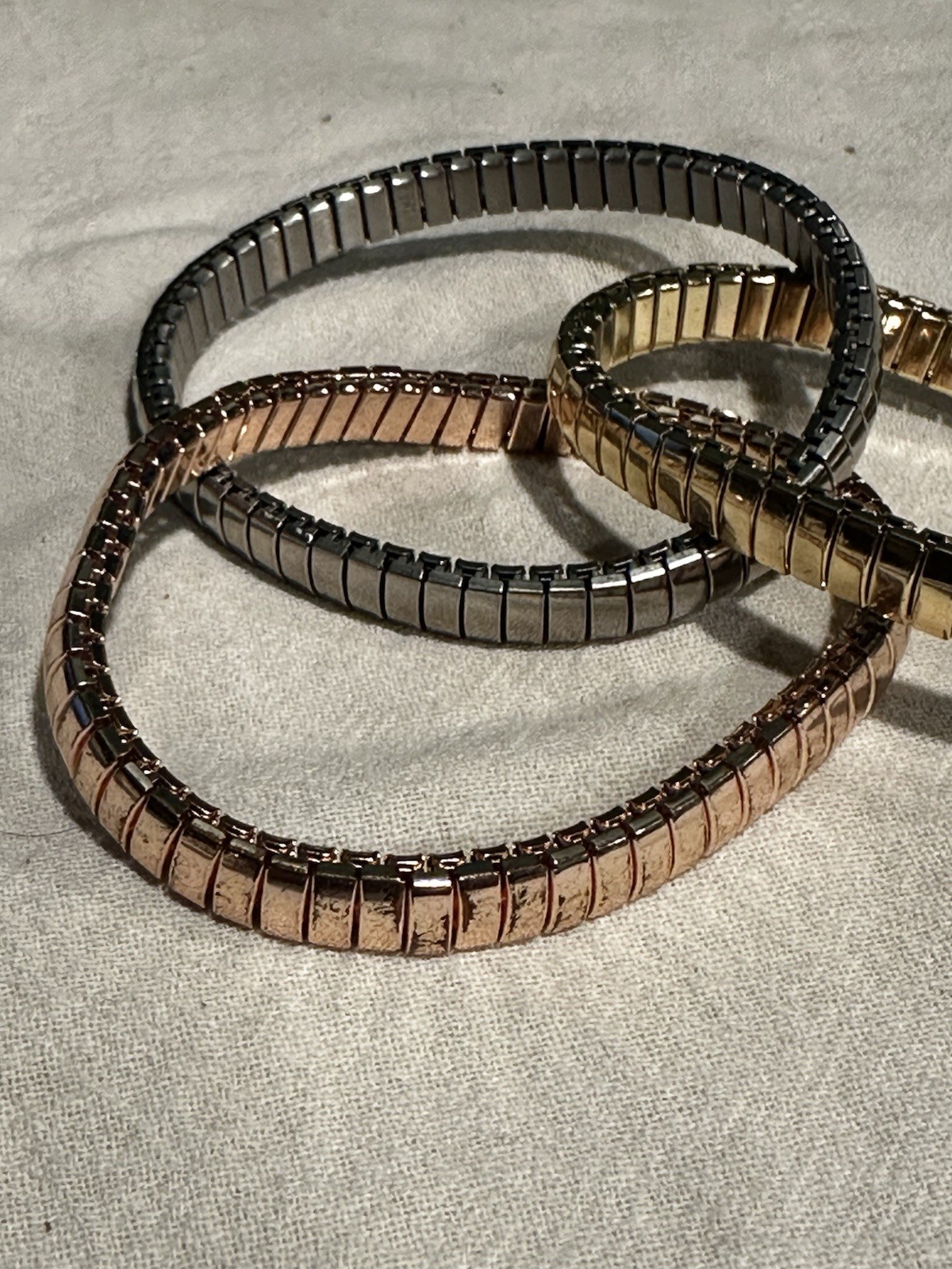 3 BAND TRI COLOR (GOLD, SILVER, ROSE GOLD) STRETCH ROLLING BRACELET SIGNED CN