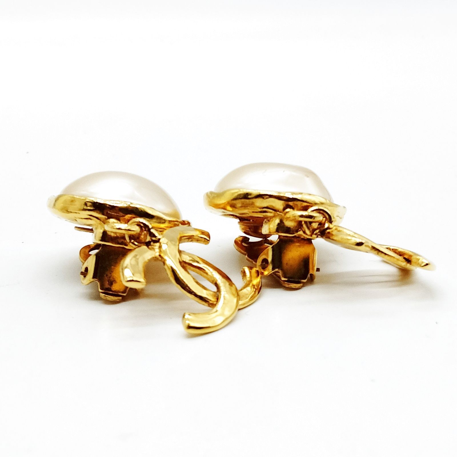 Chanel Earring Gold Whites 94 A 4523858
