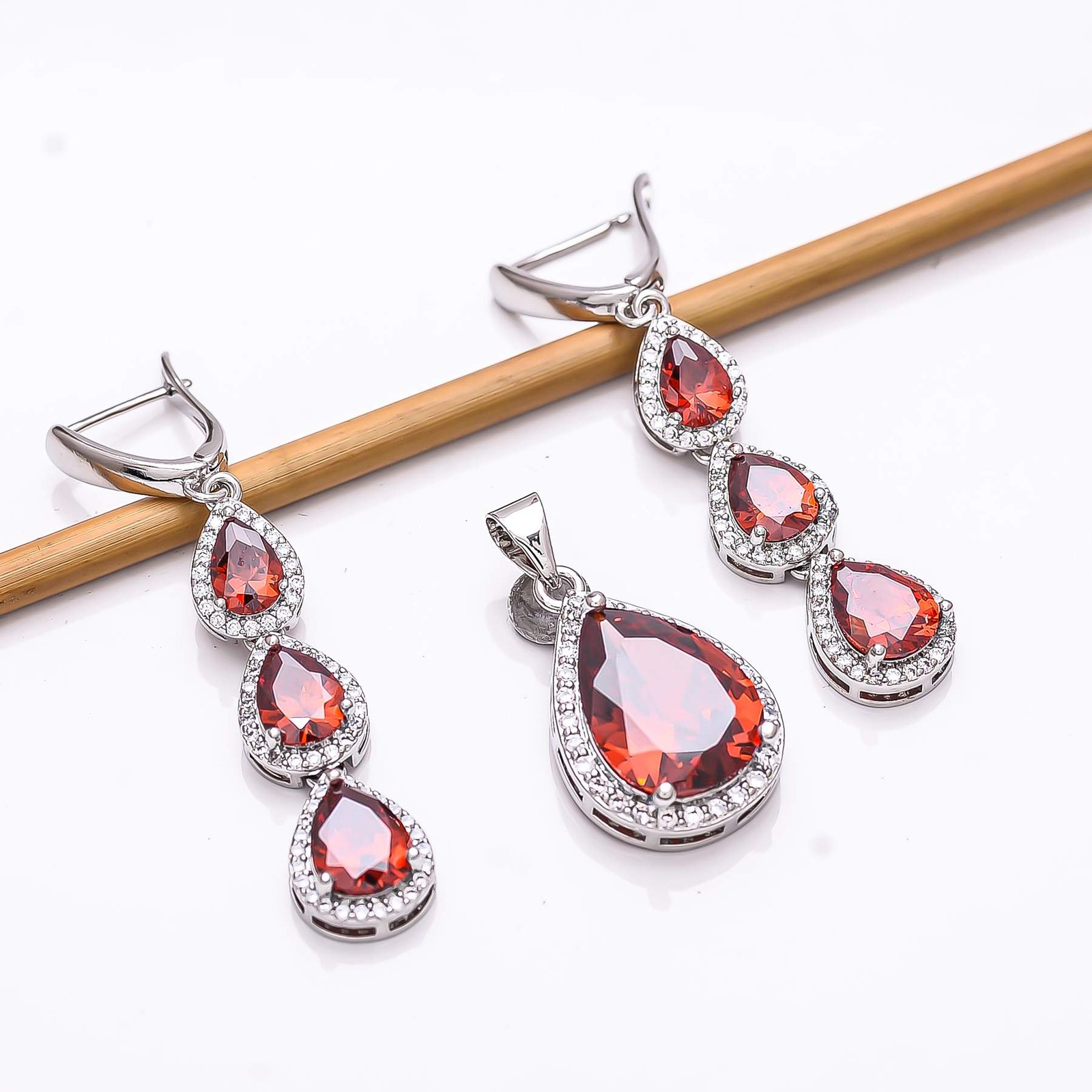 Red Garnet & Cubic Zirconia 925 Silver Handmade Pendant Earring Set PS8259