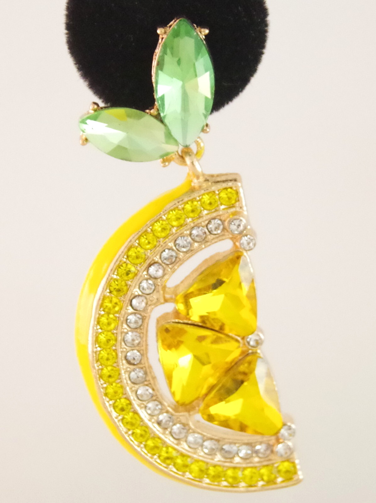 2.25″ BETSEY JOHNSON LEMON SLICE FRUIT CRYSTAL RHINESTONE DROP DANGLE EARRINGS