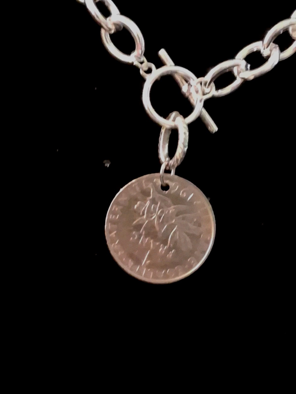 18 Inch Silvertone Oval Link Chain With A Coin Pendant (1Franc)