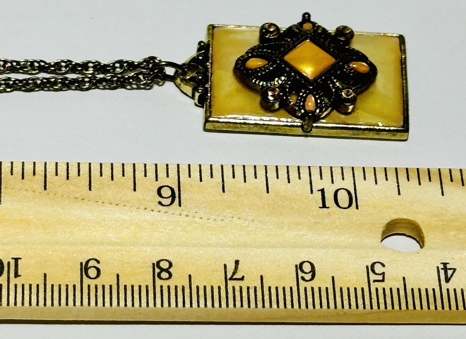 1928 Mother Of Pearl Iridescent Pendant Antique Gold Tone Necklace 17in