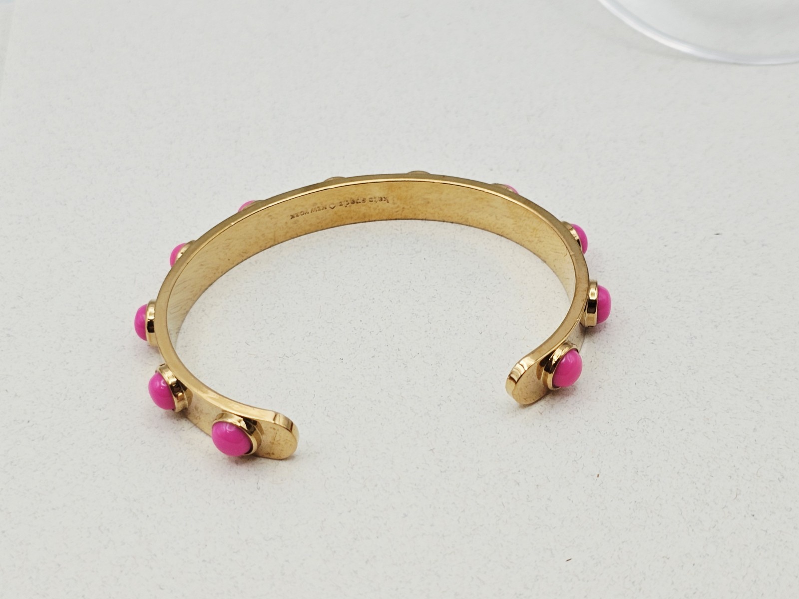 Kate Spade Hot Pink Gold tone Tag Along Cuff Bangle Bracelet 💕