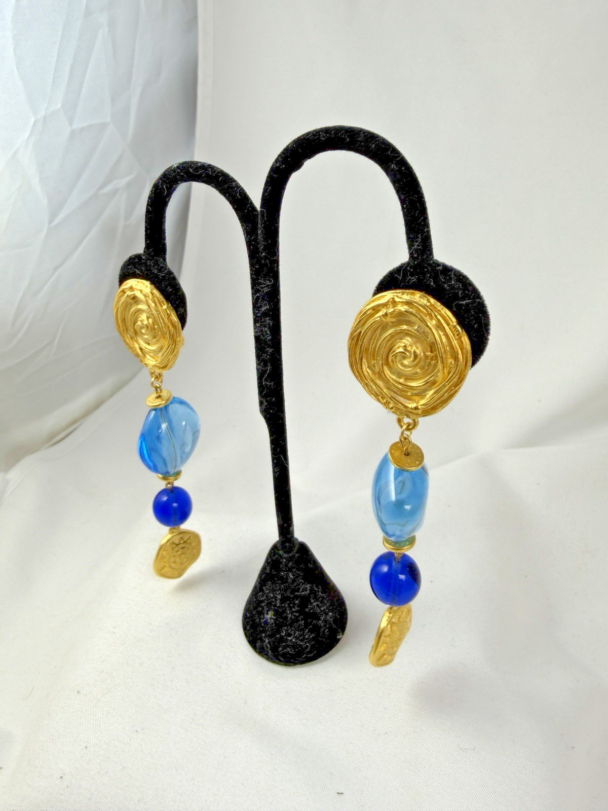 Norma Jean Unsigned Earrings High End Gold Tone Shades of Blue Dangle Drop