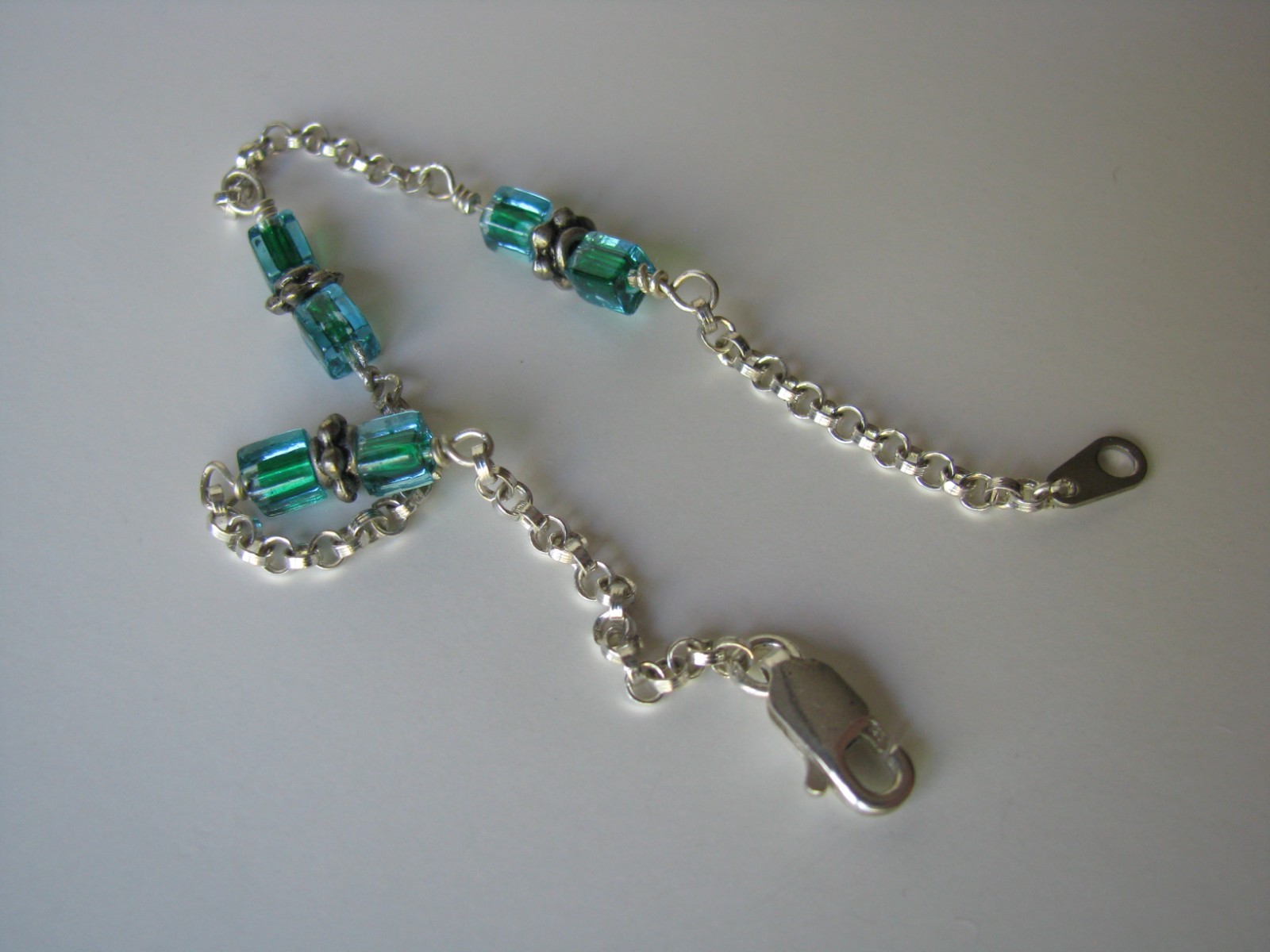 6.5″in Sm Bracelet Chain Blue Green Glass Beads w/ Sterling Silver Lobster Clasp