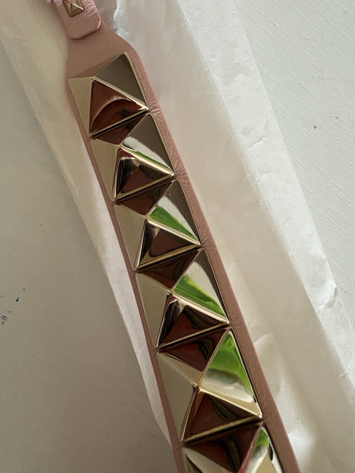 Valentino Garavani Rockstud Leather Bracelet large pink Gold