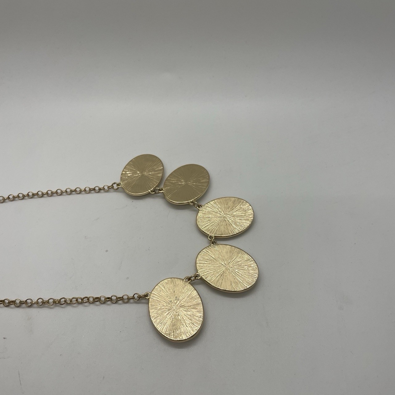 White House Black Market Gold Tone 5 Oval Mother of Pearl Necklace 20in Signed
