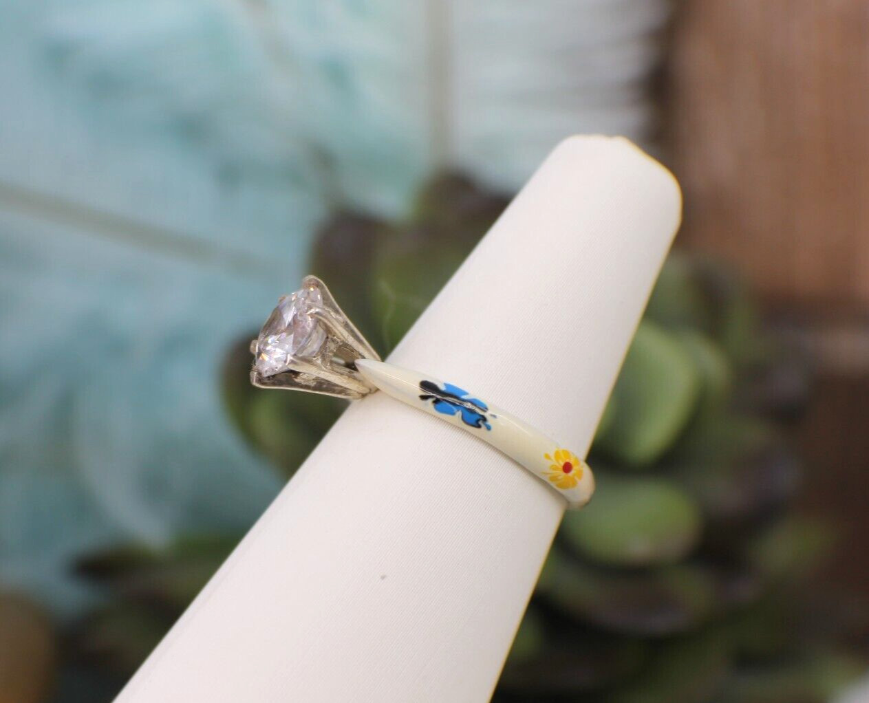 925 Sterling Silver CZ Ring Band Stackable sz 7 Enamel White Flowers Solitaire