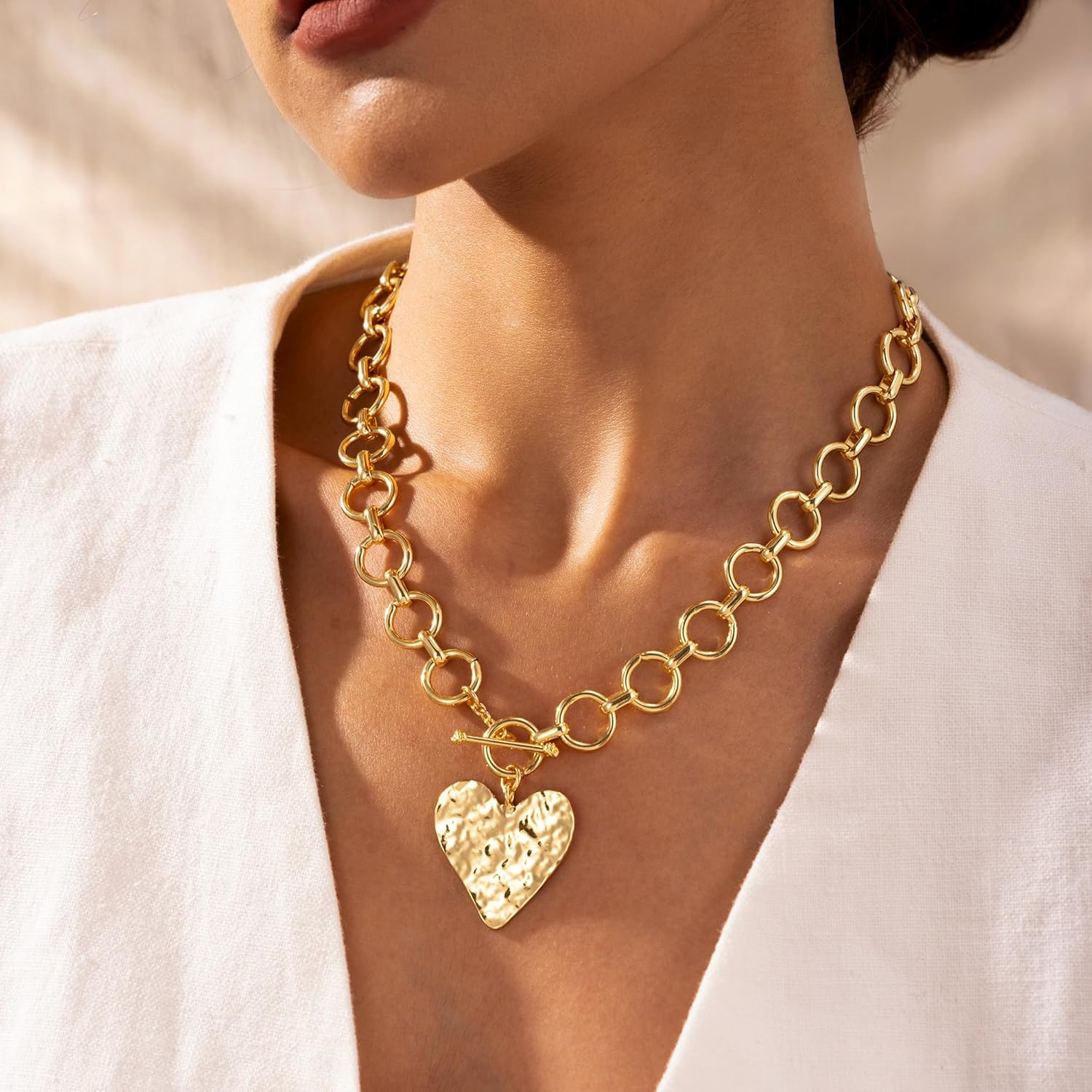 Chunky Gold Heart Necklace for Women，14K Gold Plated Chunky Heart Pendant Bold C