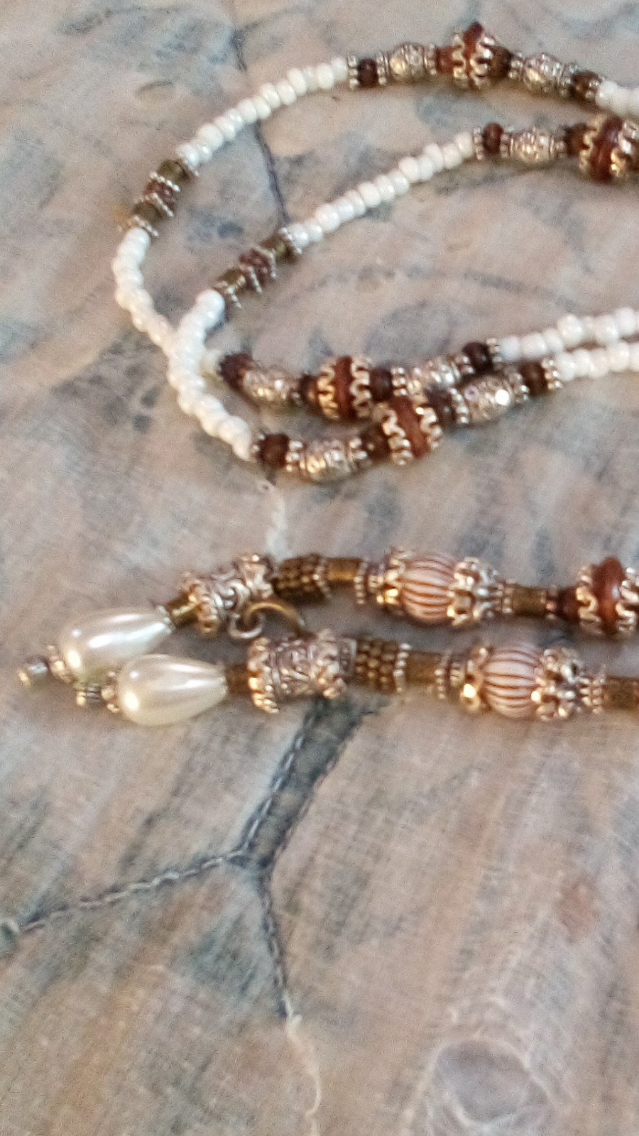 White Gold Brown Beaded Necklace, Ball/Bead Chain, Sim Pearl Teardrop Tassel