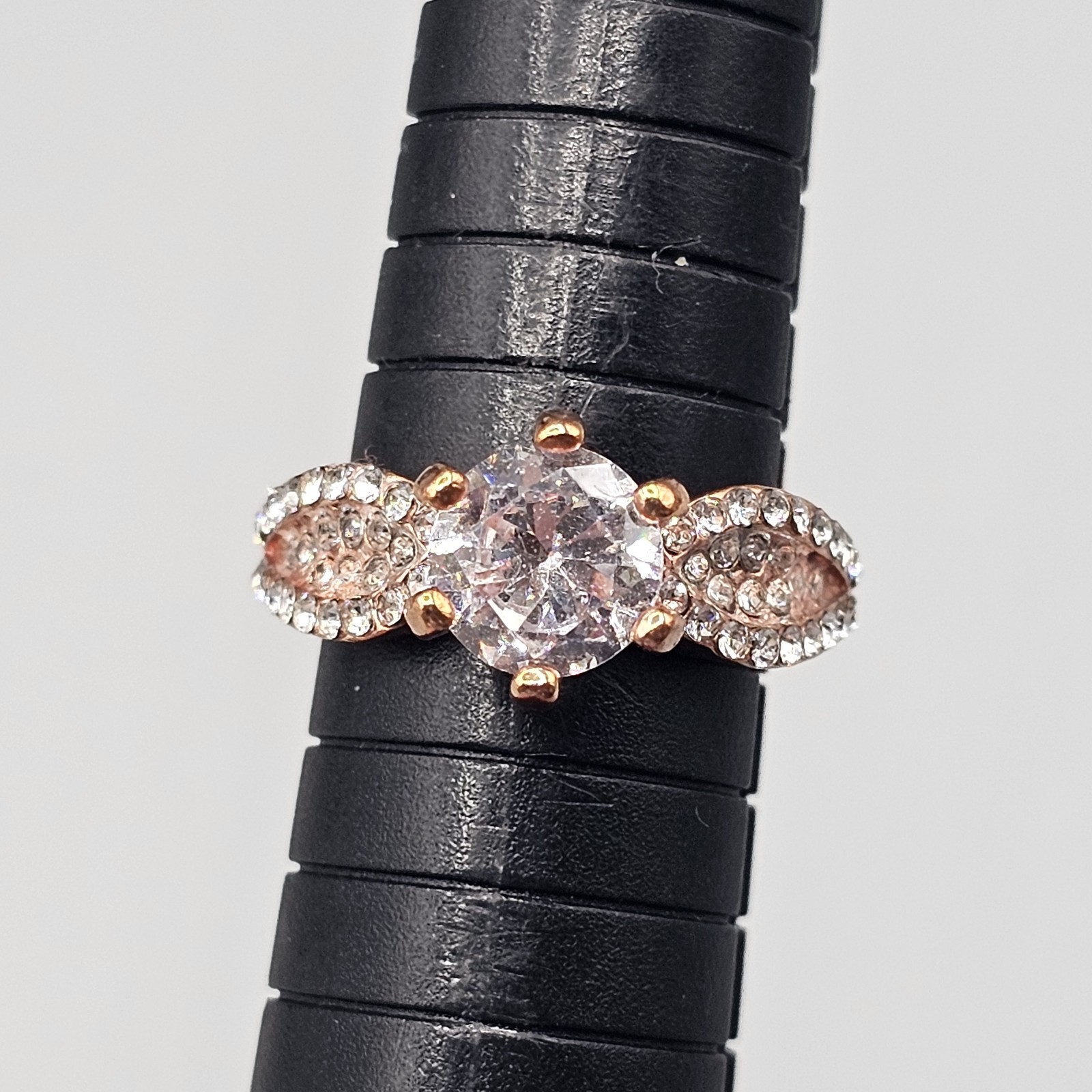 Copper Tone CZ Ring Round Center Stone Scalloped Band Size 7.5 Cubic Zirconia