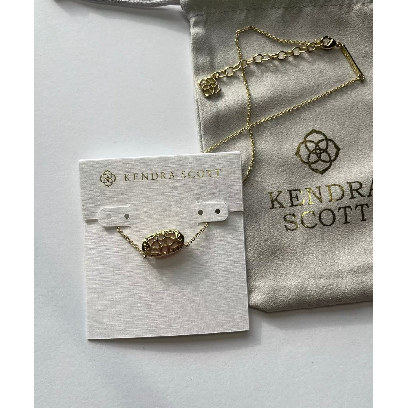 🎀Kendra Scott Elisa Oval Pendant Short Necklace in Azalea Illusion Gold New✨