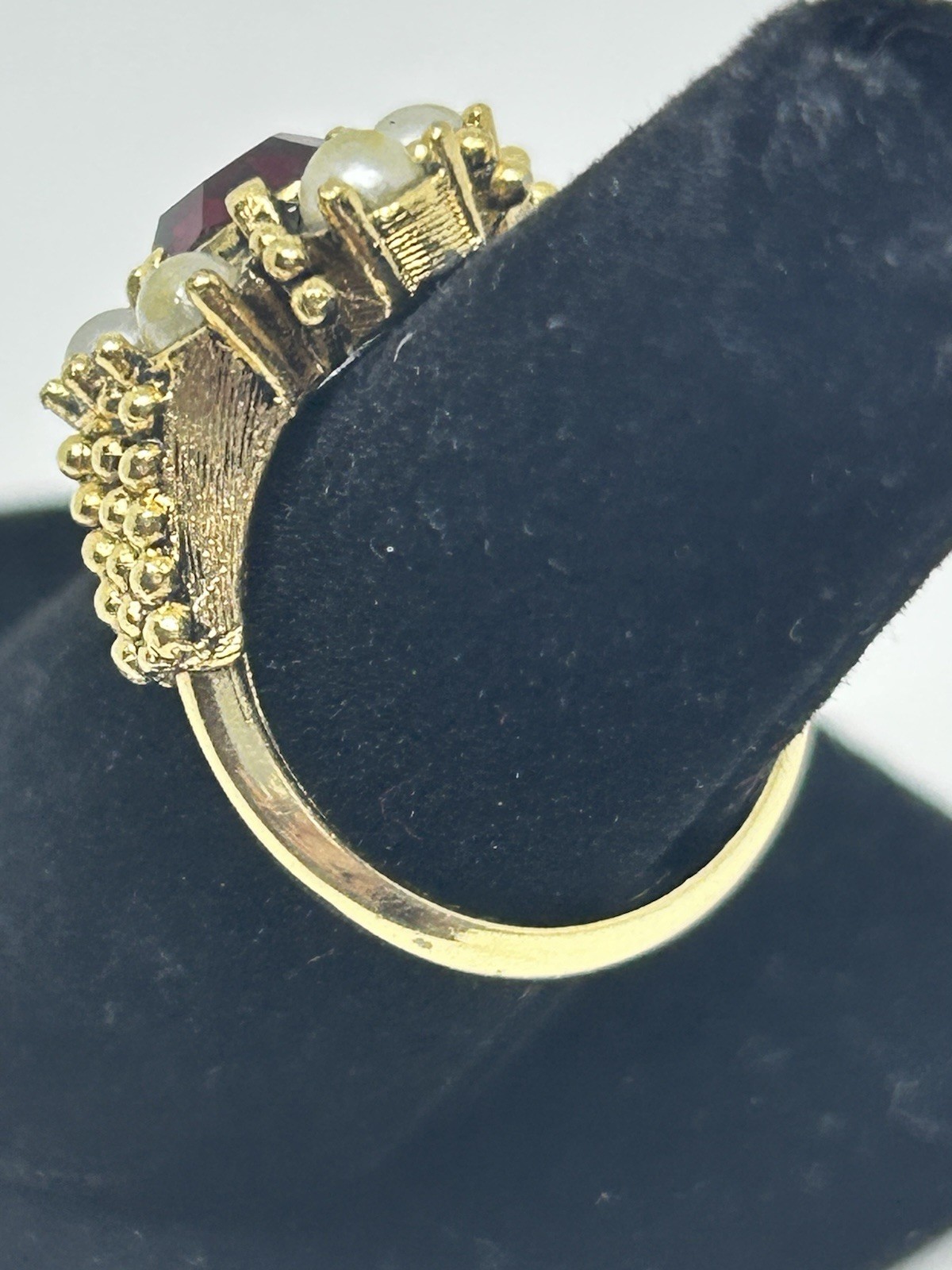 Vintage Avon Cocktail Ring Size 6.5 Red Garnet Glass Pearl Gold Tone Signed 1970