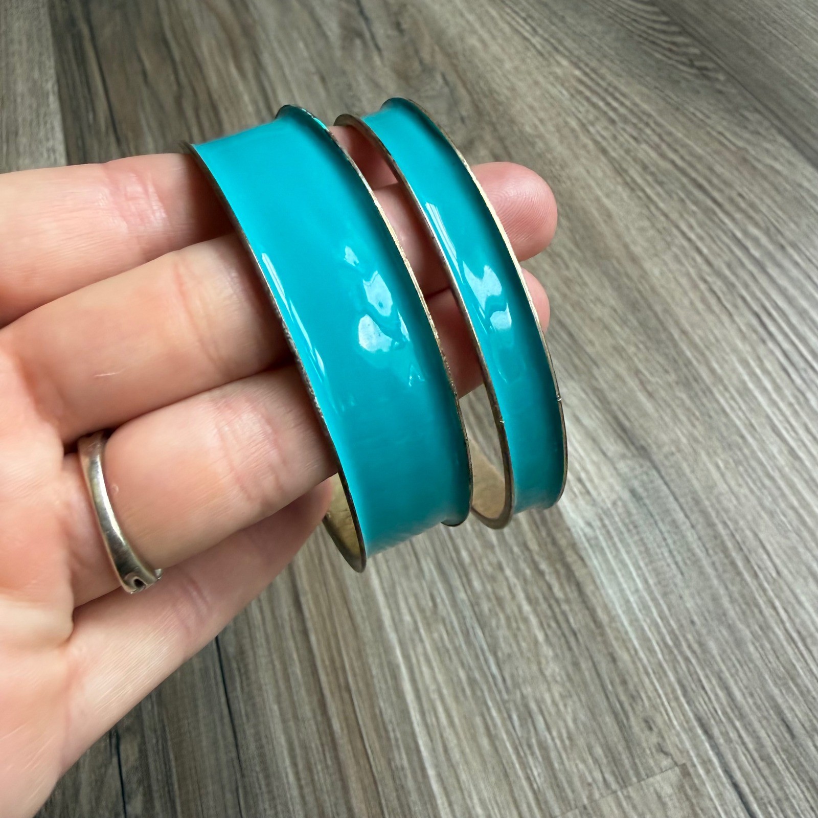 Vintage Turquoise Enamel Bangle Bracelet Set Gold Tone Metal Stackable 2pc