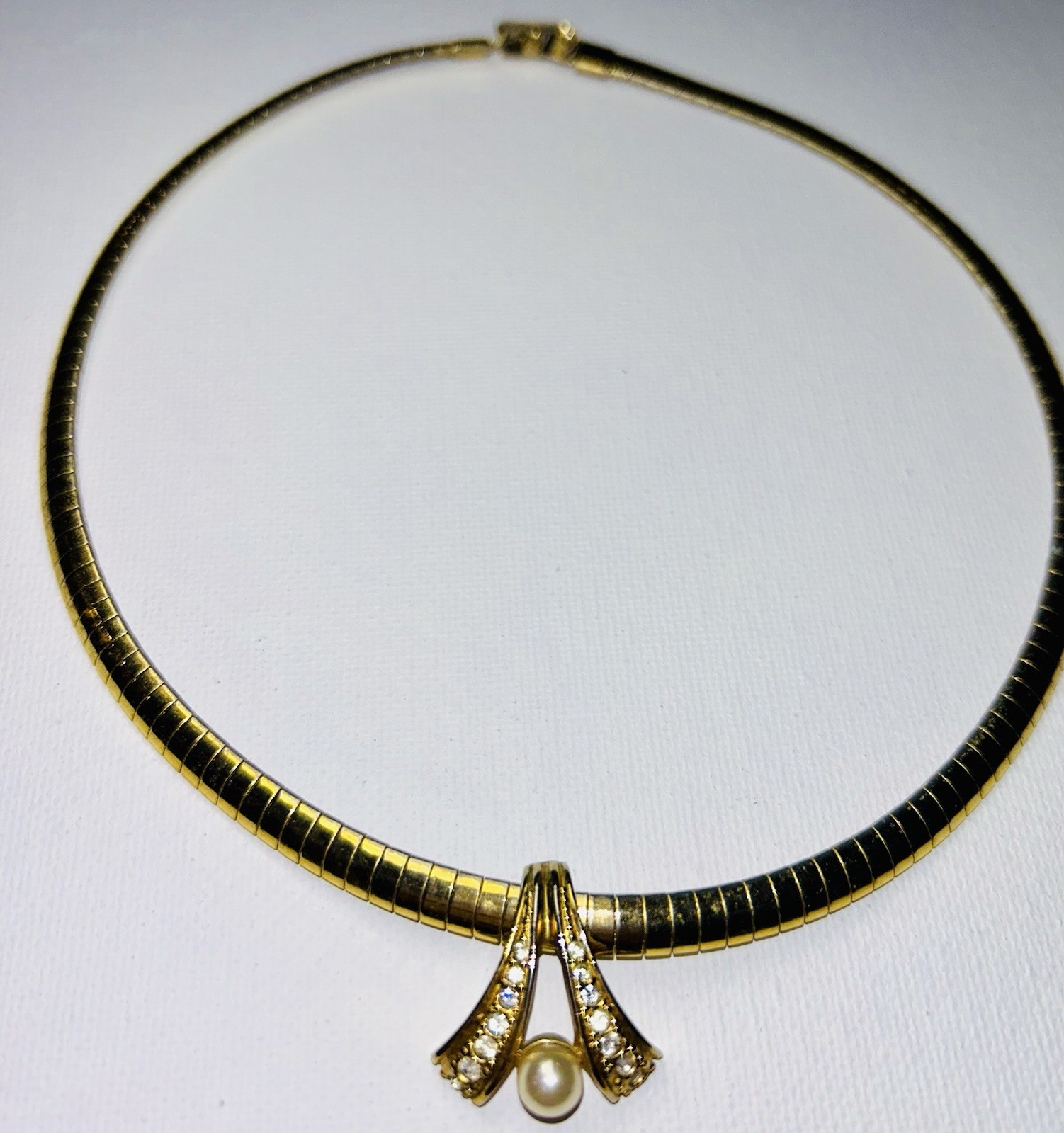 Vtg 1980s Gold Tone Omega Collar Necklace Faux Pearl Rhinestone Slide Pendant