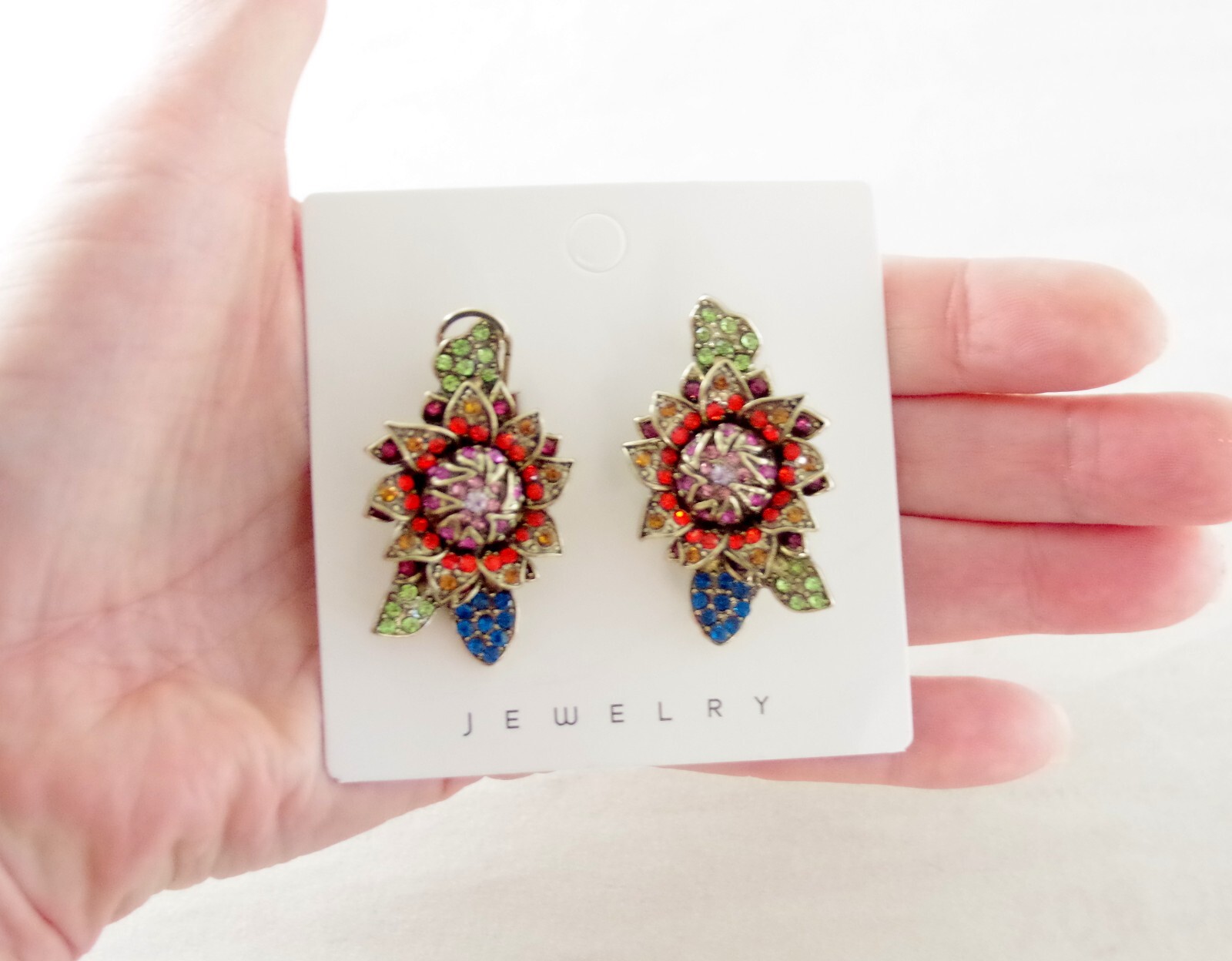 1 5/8″ DESIGNER STYLE MOODY HUES CRYSTAL RHINESTONE CABBAGE ROSE FLOWER EARRINGS