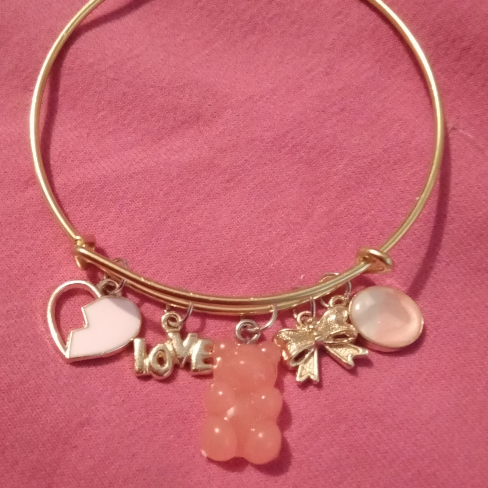Gold Tone Metal Charm Bangle Bracelet Dangle Pink Gummy Bear Heart LOVE