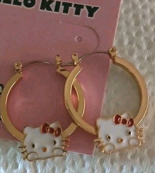 Hello Kitty ! Goldtone 1″ Hoops, Leverback, New! Youth,teens,adults!