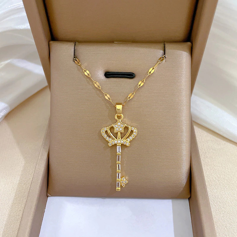 Women’s Fashion Jewelry Gold Cubic Zircon Crown Key Pendant Necklace 446
