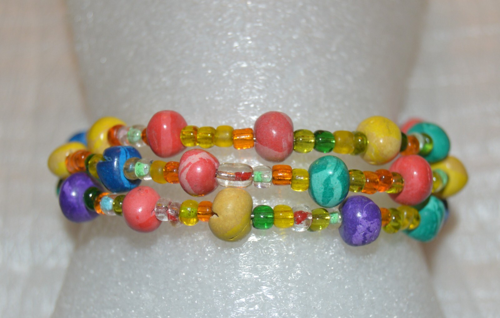 Bracelets All Occasions – Lot of 4 Multi Colors Multi Materials Shells Stone