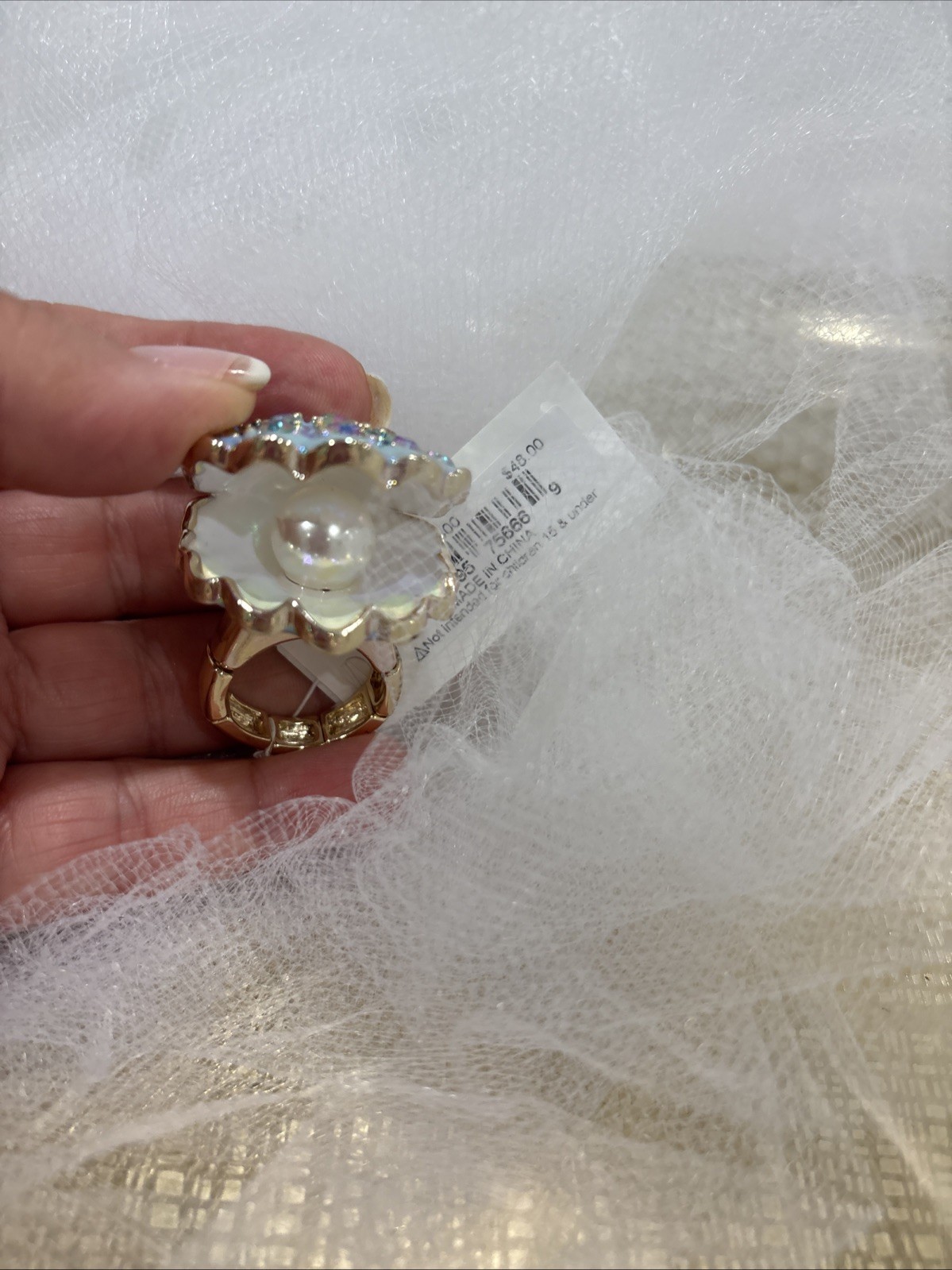 NEW PRETTY BETSEY JOHNSON IRIDESCENT SCALLOPED SEA SHELL STRETCH RING PEARL NWT