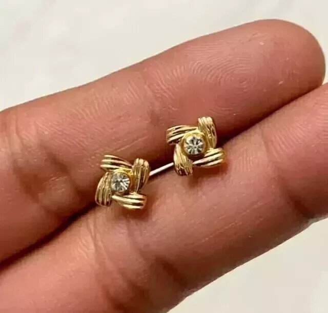 Round Cut Simulated Diamond Women’s Fancy Stud Earrings 14K Yellow Gold Plated