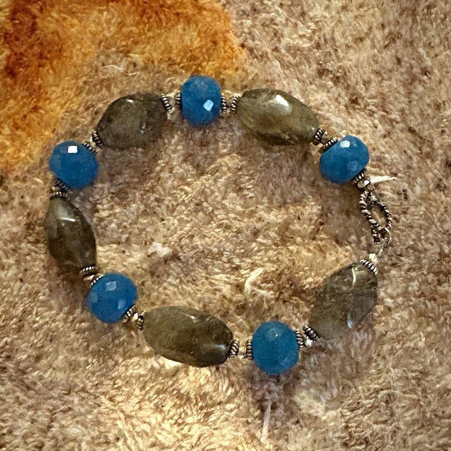 Blue & Gray Stone Beaded Bracelet, Round Main Stone Beads, Beaded Style