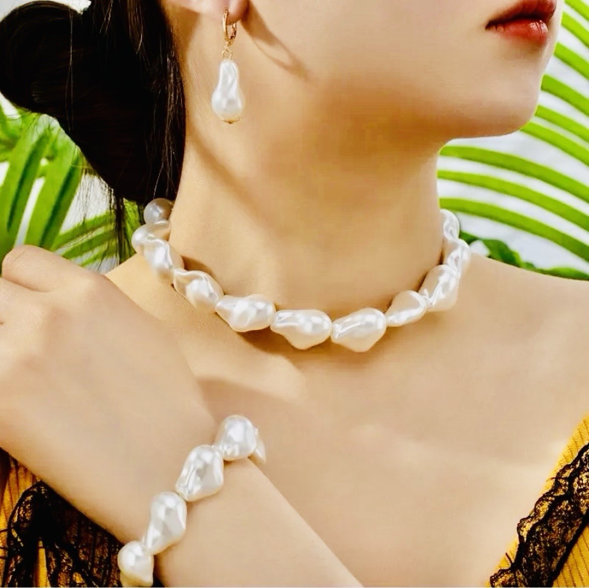 Freshwater Imitation Baroque Pearl Necklace and Earring Set – White
