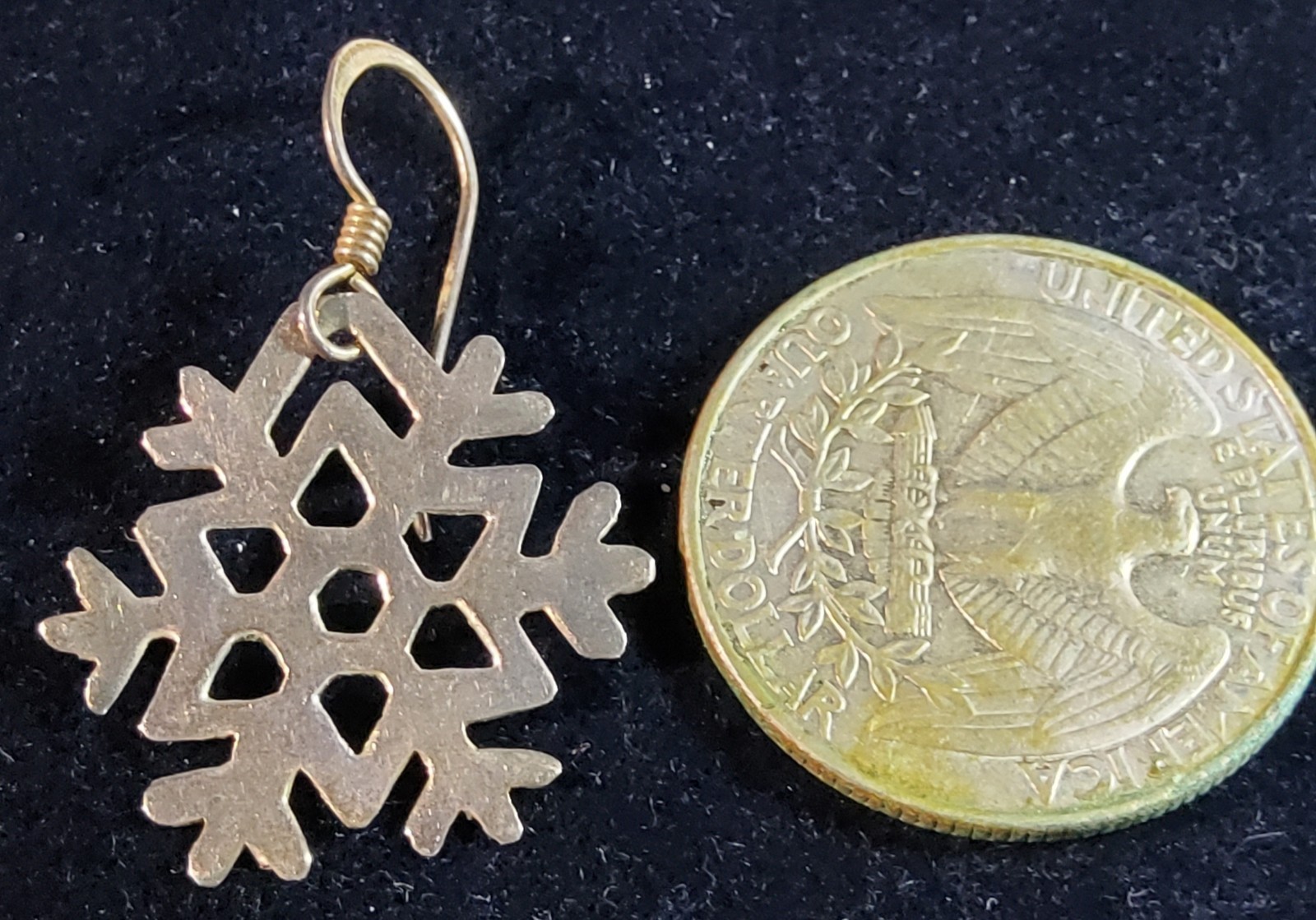 Vtg Sterling Silver Snowflakes, Holidays And Winter 1 1/4′