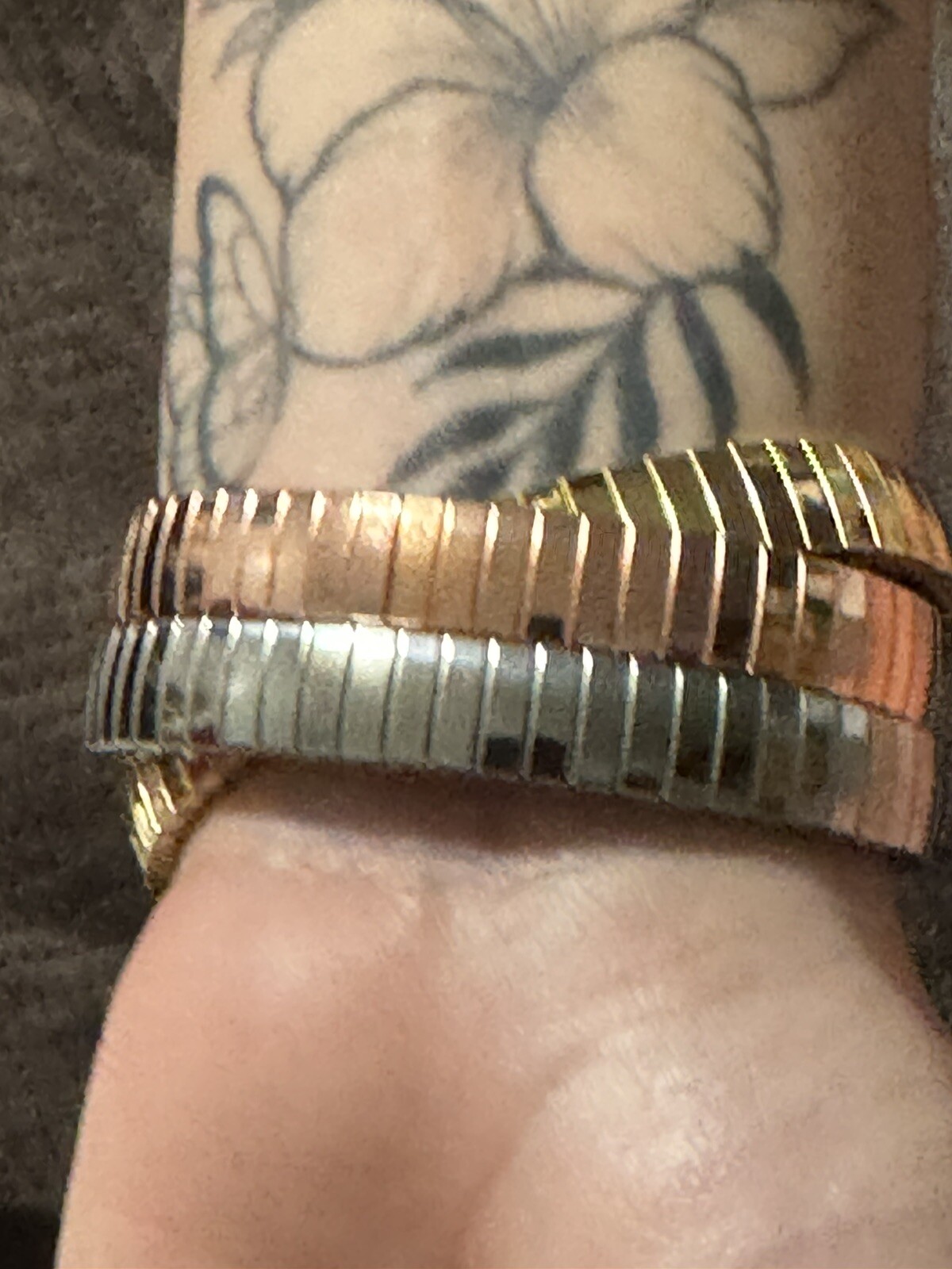 Woman’s Interlocking Bracelet Stretch Tri-color Gold, Rose & Silver