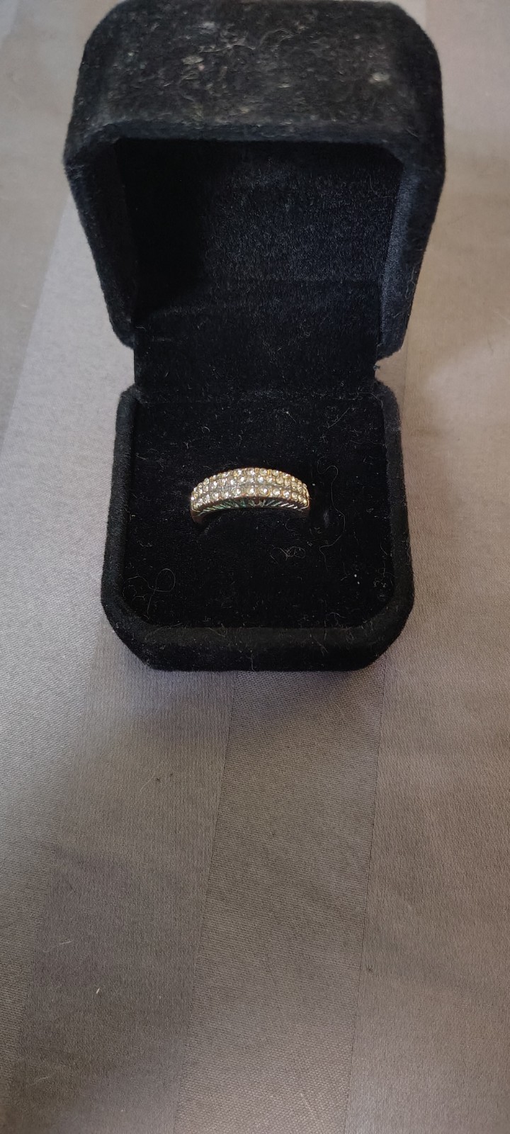 Silver Tone Metal Pavé Set White/Clear Round Stone Band Ring Size 5