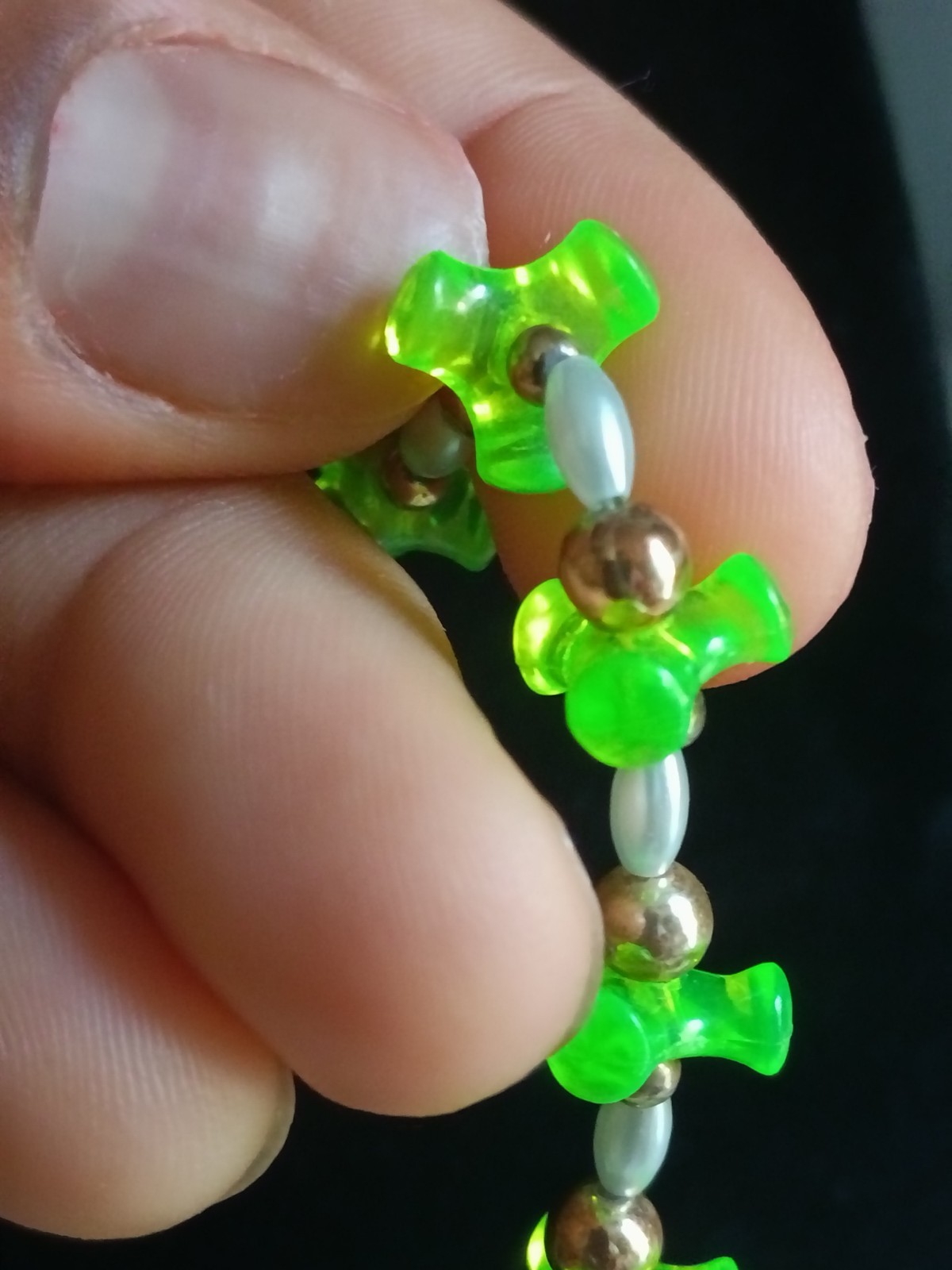 vintage Green Silver Bow-Shaped Beaded Necklace Plastic Metal 16in No Stone