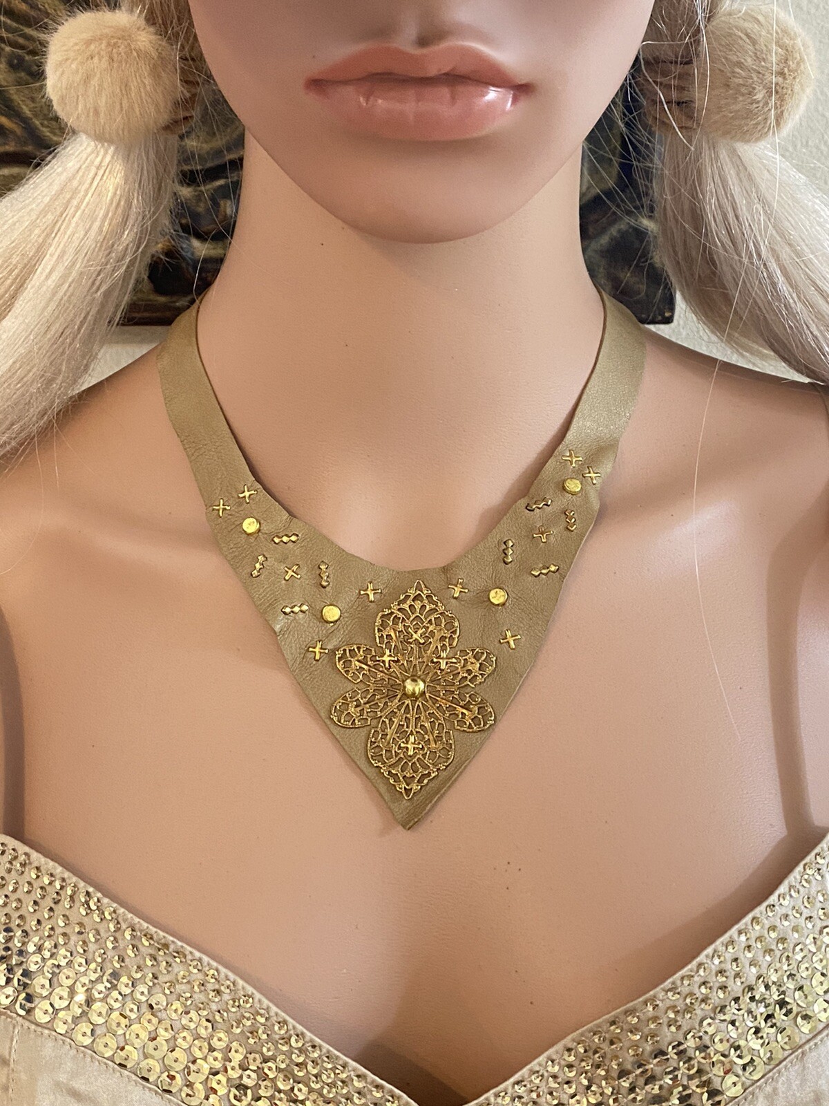 Beige Leather Necklace Gold Metal décor Magnetic Cloture Hand Made 1 Of A Kind