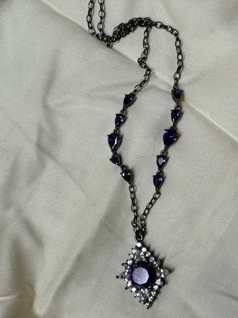 Bomb Party Under Her Rule Set Necklace Earrings Reign Villain 2024 RBP7652 RBP76