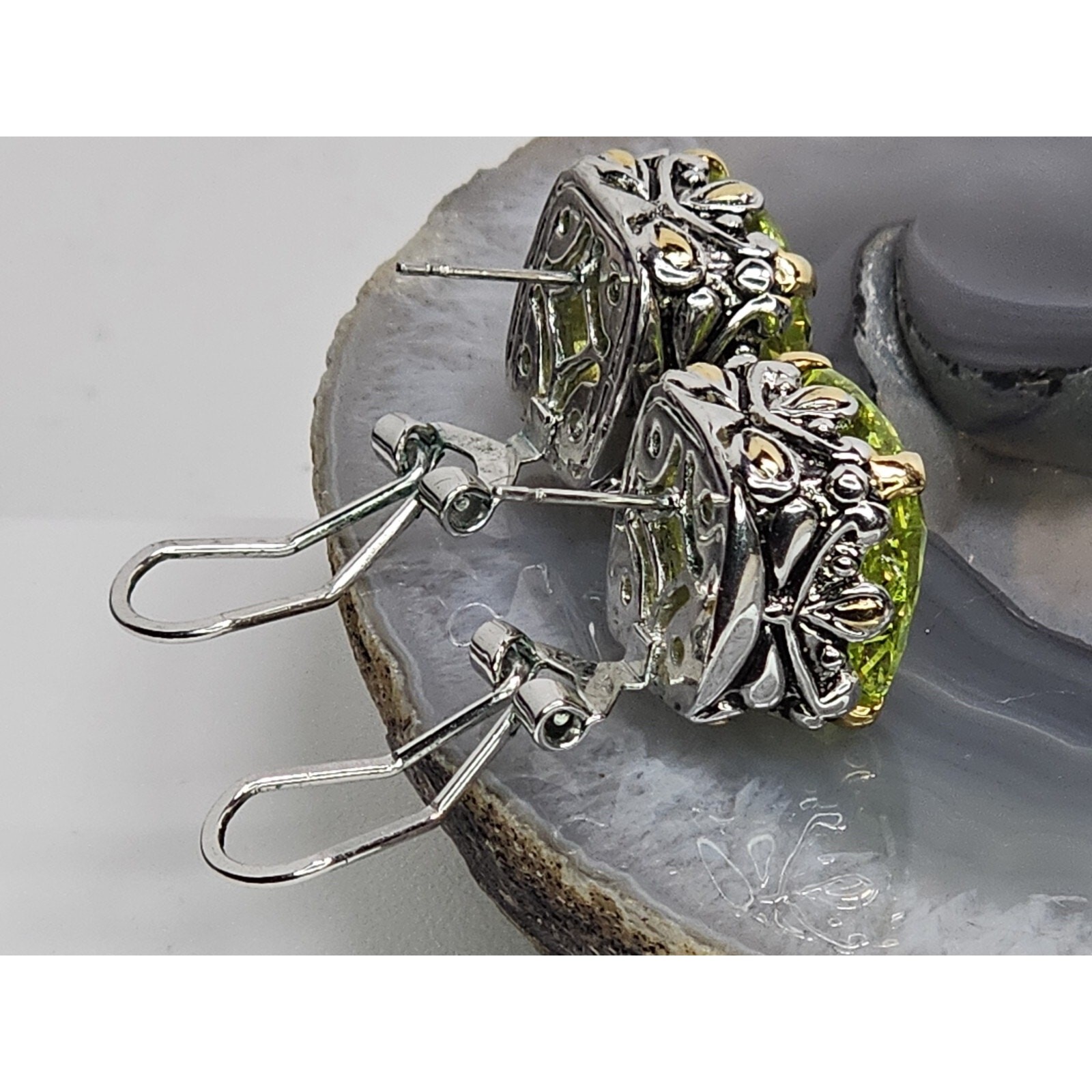 Costume Silver Tone – Green Stone Earrings & Ring Set – High Quality – Ring SZ 7