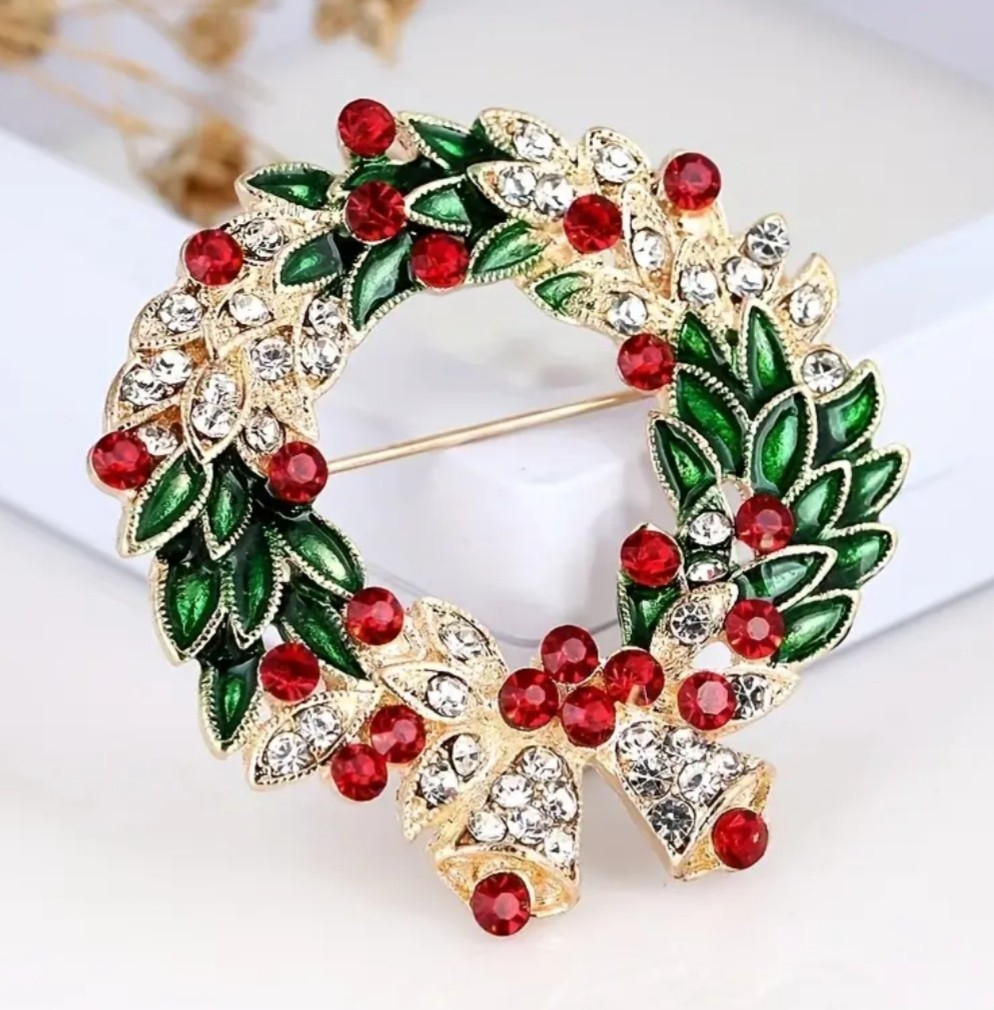VINTAGE ANTIQUE STYLE RED & GREEN RHINESTONE GOLD CHRISTMAS WREATH PIN BROOCH