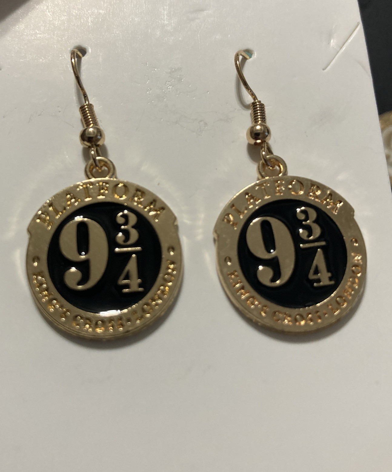 New Buyer’s Choice Harry Potter 9 3/4 Platform Dangle Earrings Gold Tone Pierced